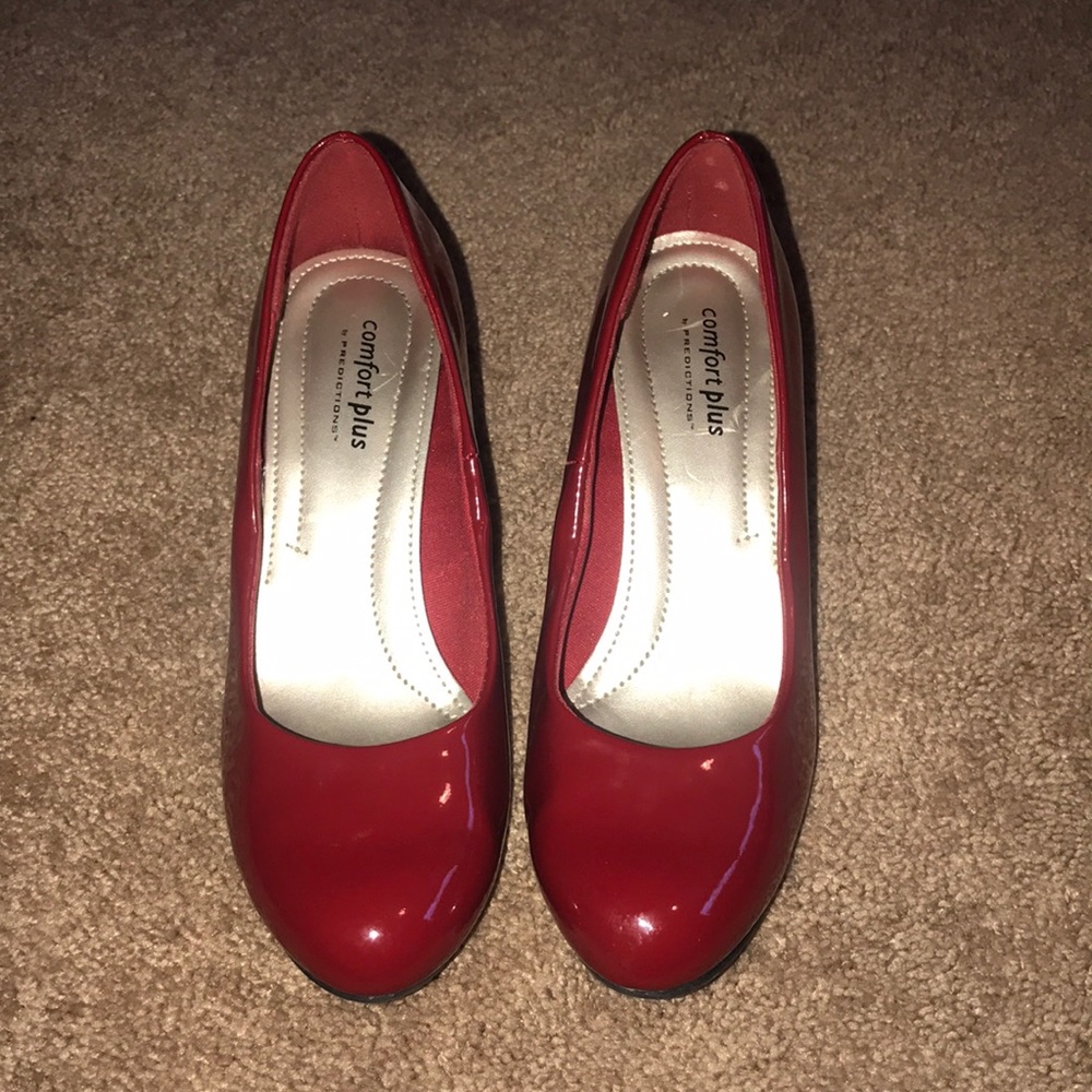 Red heels 7.5